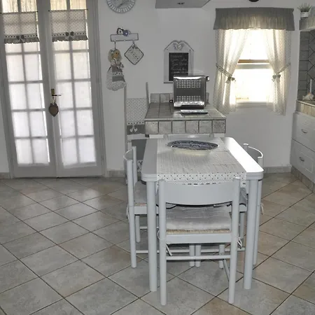 Casa Andrea بيت للعطل